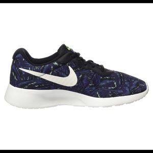 Women’s Nike 820201-500 Sz 9